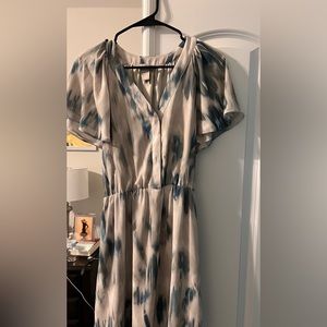 Ladies - Green V-neck Chiffon Dres